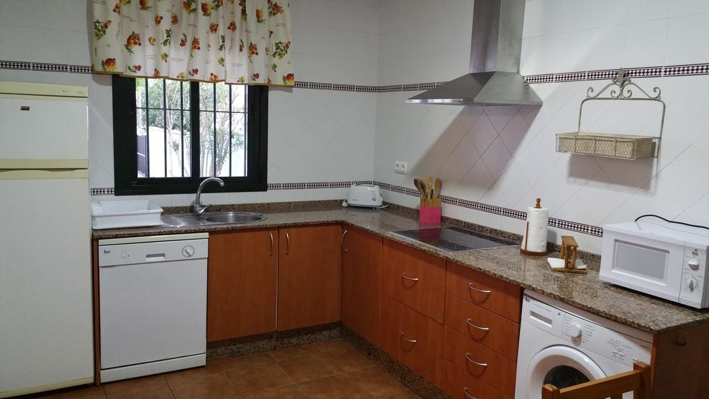 Chalet Las Adelfas Chaparrillo Conil De La Frontera Luaran gambar